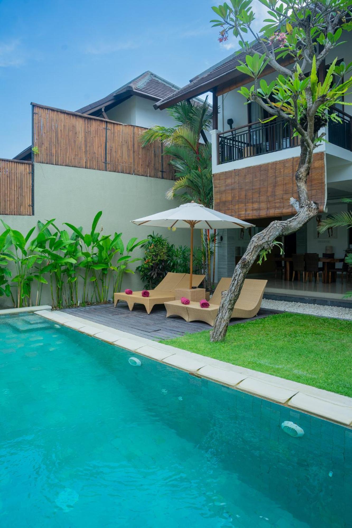 The Kumpi Villas Seminyak  Exterior photo