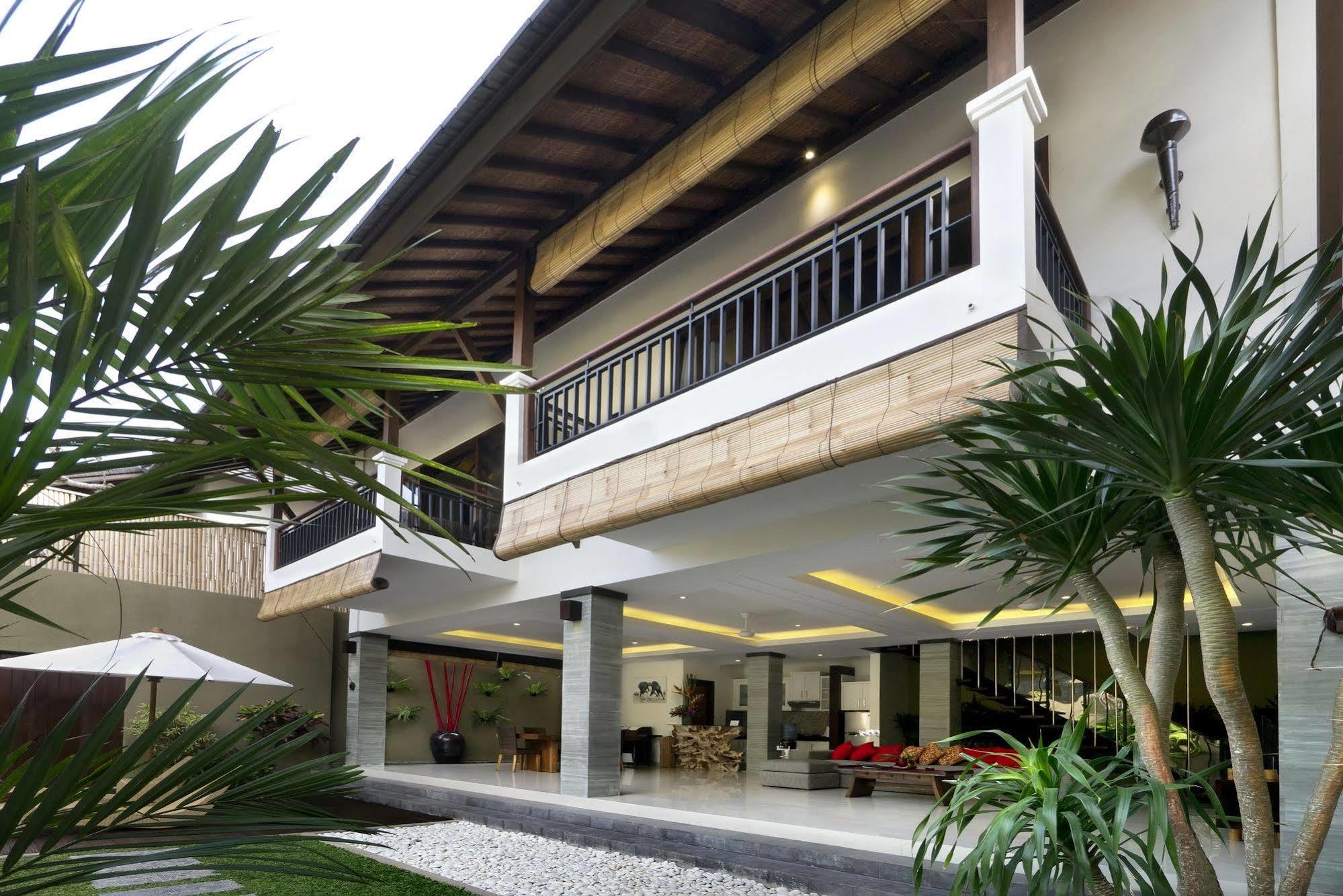 The Kumpi Villas Seminyak  Exterior photo