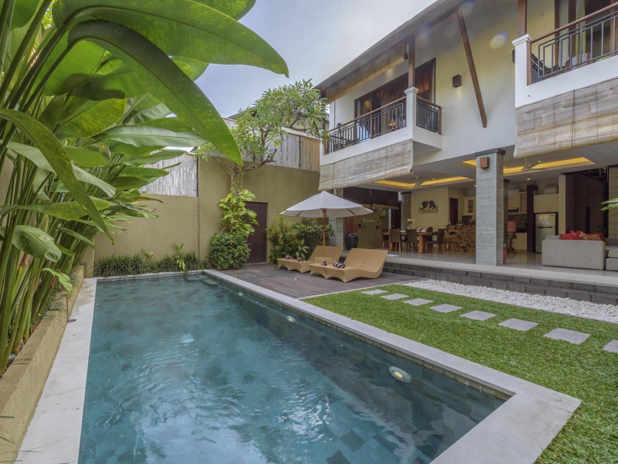 The Kumpi Villas Seminyak  Exterior photo