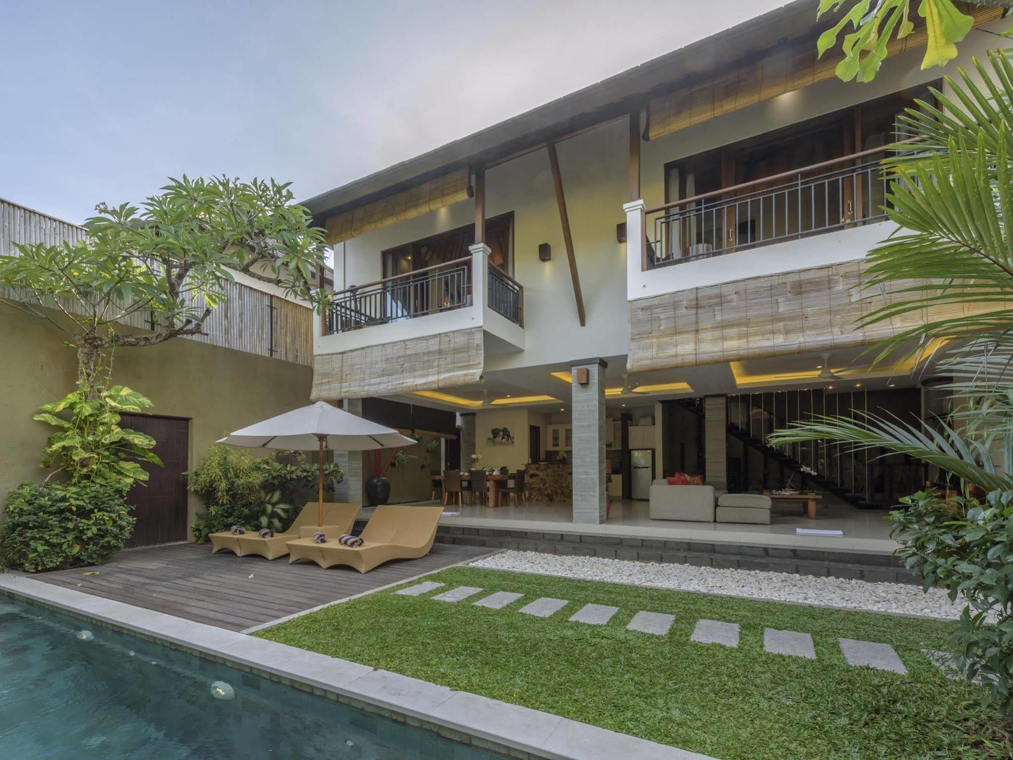 The Kumpi Villas Seminyak  Exterior photo